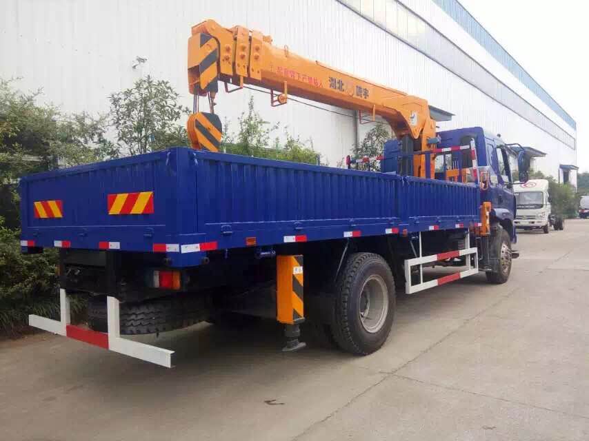 福田4.5米軸距隨車吊 福田4.5米軸距隨車吊