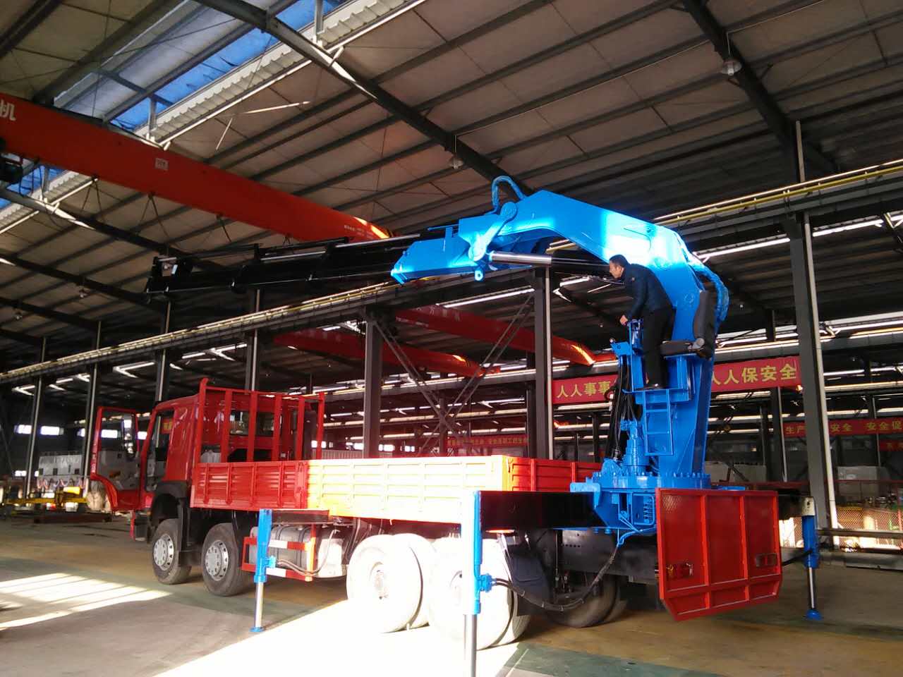 重汽隨車(chē)吊 重汽隨車(chē)吊